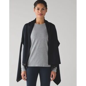 Lululemon Vinyasa Wrap Women's One Size Black‎ Multi Way Cape Shawl Scarf